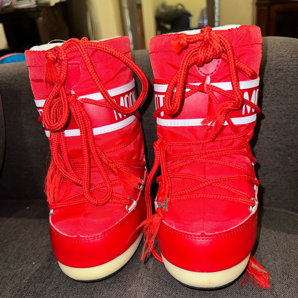 Moon boots toddler size 7-9